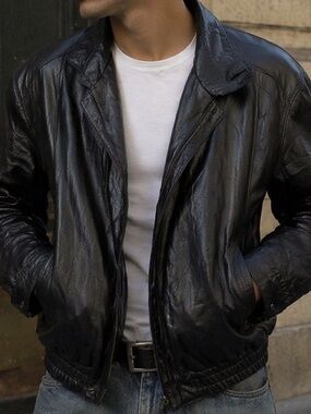 Saxony Vintage Sleek Black Leather Bomber Jacket for Men